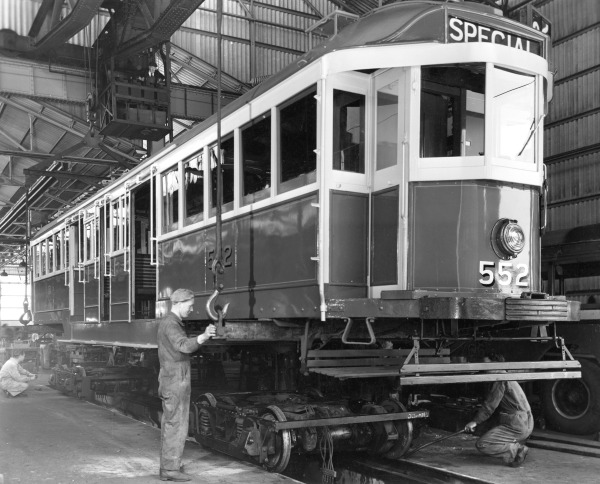 M&MTB W2 No 522 at Preston Workshops, c1929. Photograph from the collection of the Melbourne Tram Museum.